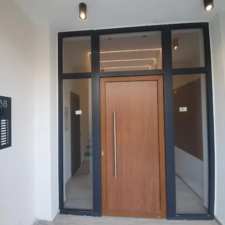 8 By Proliving Hospitality Apartment *