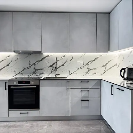 Apartment 8 By Proliving Hospitality *