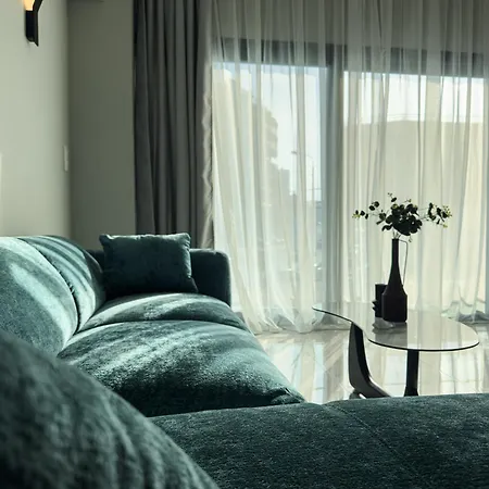 8 By Proliving Hospitality Apartment *