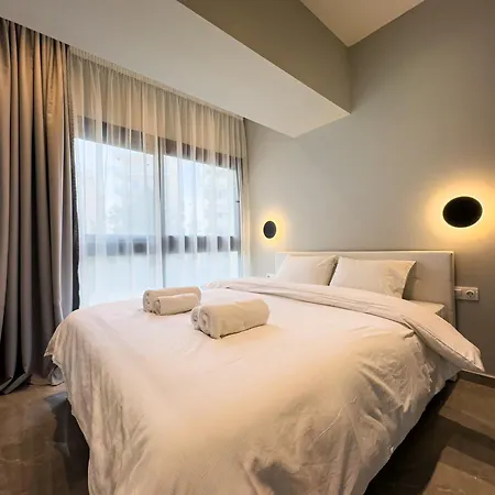 8 By Proliving Hospitality * Thessaloniki