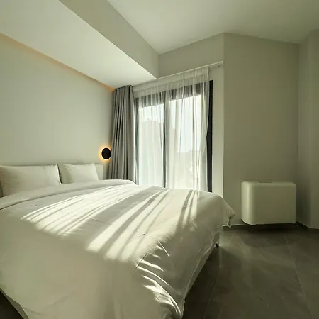 8 By Proliving Hospitality Apartment *