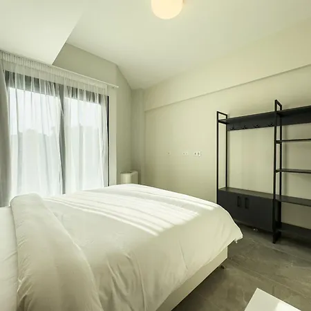 8 By Proliving Hospitality * Thessaloniki