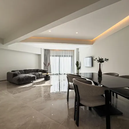 8 By Proliving Hospitality * Thessaloniki