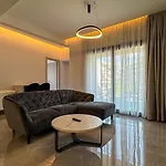 8 By Proliving Hospitality Szaloniki