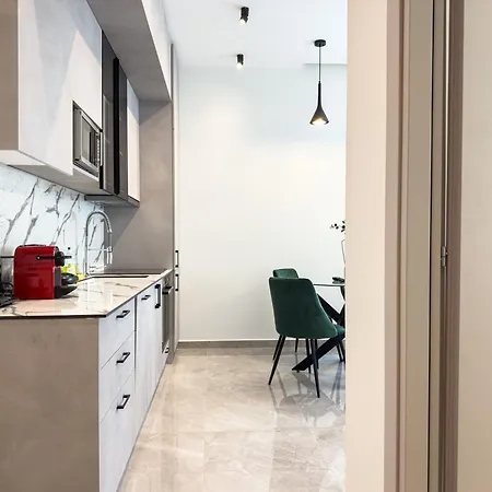 8 By Proliving Hospitality Salonicco