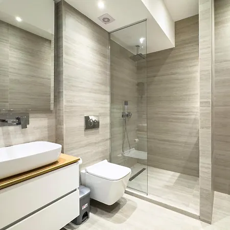 8 By Proliving Hospitality Salonicco