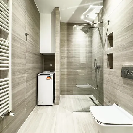 8 By Proliving Hospitality * Salonicco