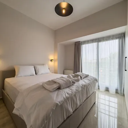 8 By Proliving Hospitality Salonicco