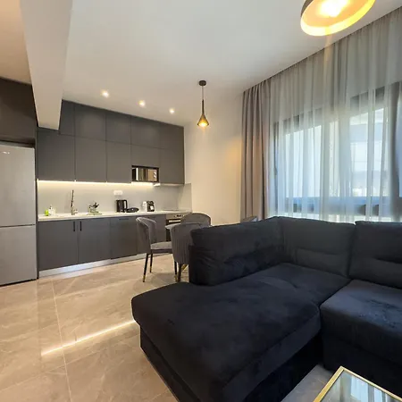 8 By Proliving Hospitality * Salonicco