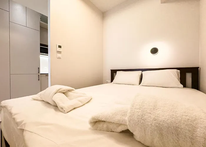 8 By Proliving Hospitality 아파트 테살로니키