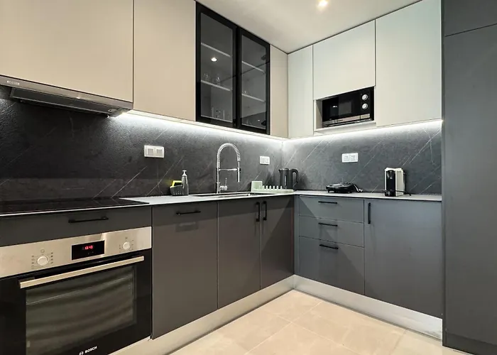 아파트 8 By Proliving Hospitality *